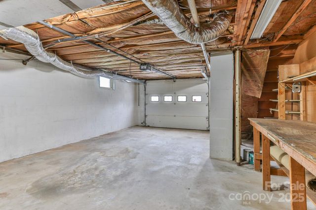554 Wildlife Access Road, Hickory, NC 28601