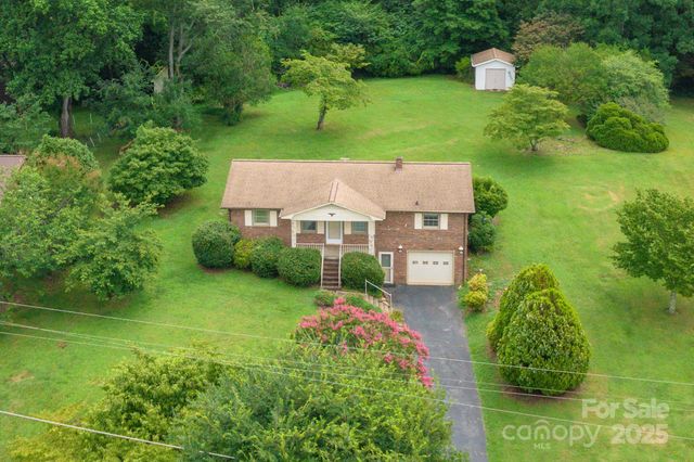 554 Wildlife Access Road, Hickory, NC 28601