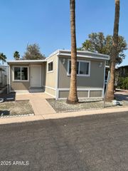 300 S VAL VISTA Drive 17, Mesa, AZ 85204