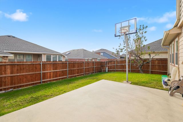 525 BENT OAK Drive, Fort Worth, TX 76131