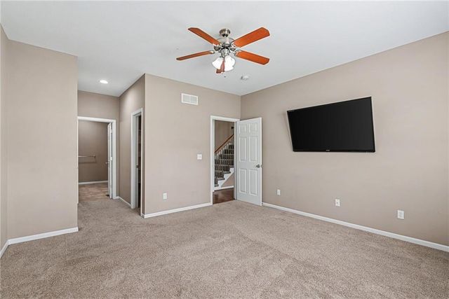 21871 W 116th Place, Olathe, KS 66061