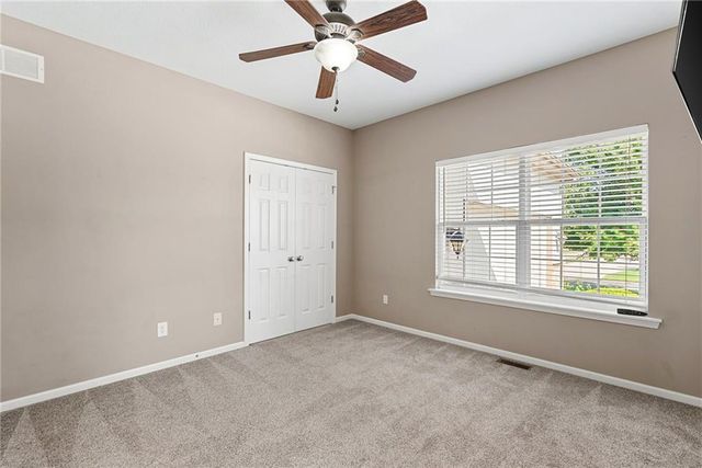 21871 W 116th Place, Olathe, KS 66061