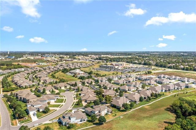 21871 W 116th Place, Olathe, KS 66061