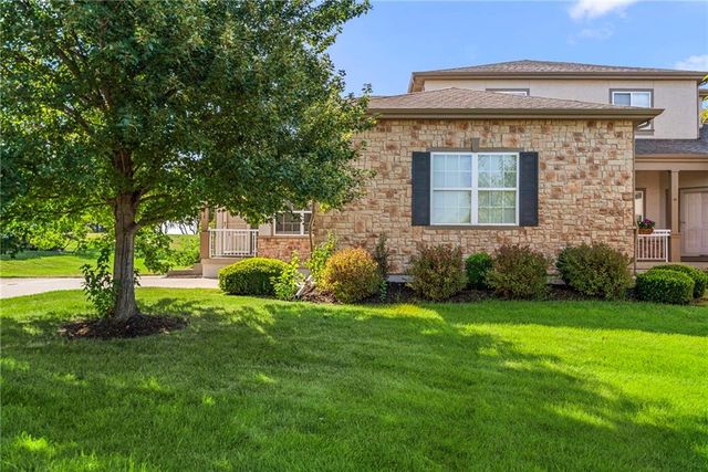 21871 W 116th Place, Olathe, KS 66061