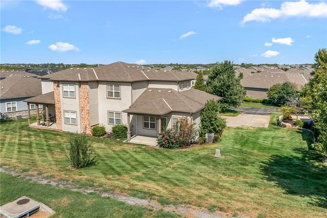 21871 W 116th Place, Olathe, KS 66061