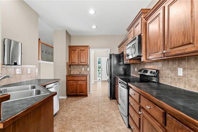 21871 W 116th Place, Olathe, KS 66061