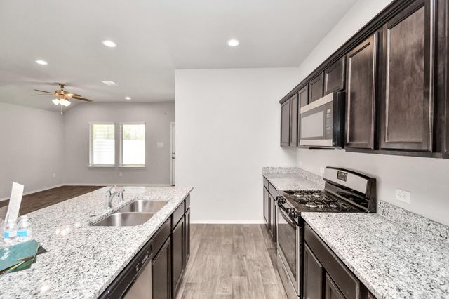 14059 W Crystal Cave Lane, Conroe, TX 77384