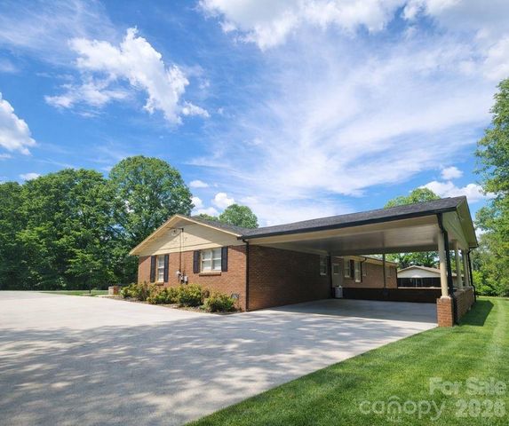 216 Delview Drive, Cherryville, NC 28021