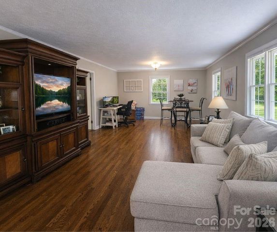216 Delview Drive, Cherryville, NC 28021