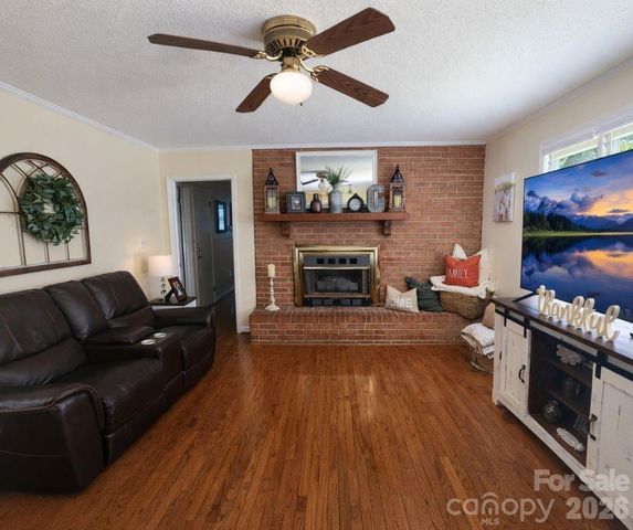 216 Delview Drive, Cherryville, NC 28021