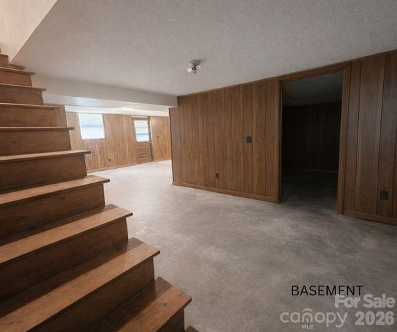 216 Delview Drive, Cherryville, NC 28021