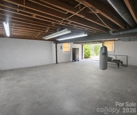 216 Delview Drive, Cherryville, NC 28021