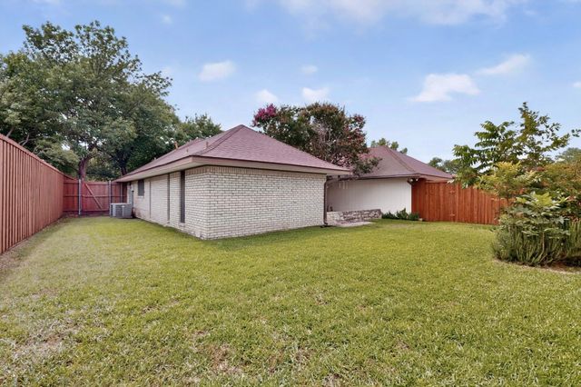 614 Pebblecreek Drive, Garland, TX 75040