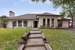 614 Pebblecreek Drive, Garland, TX 75040