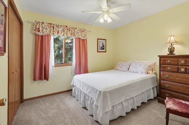 702 Admiral Drive, Chesterton, IN 46304