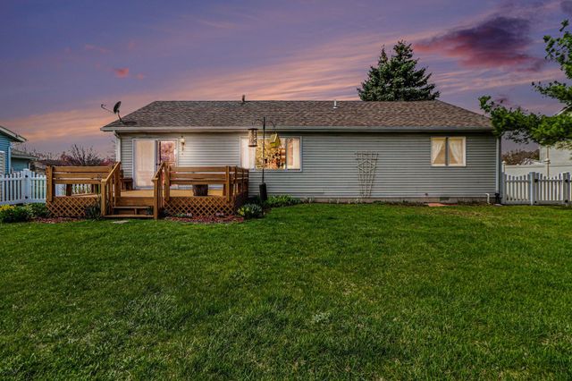 702 Admiral Drive, Chesterton, IN 46304