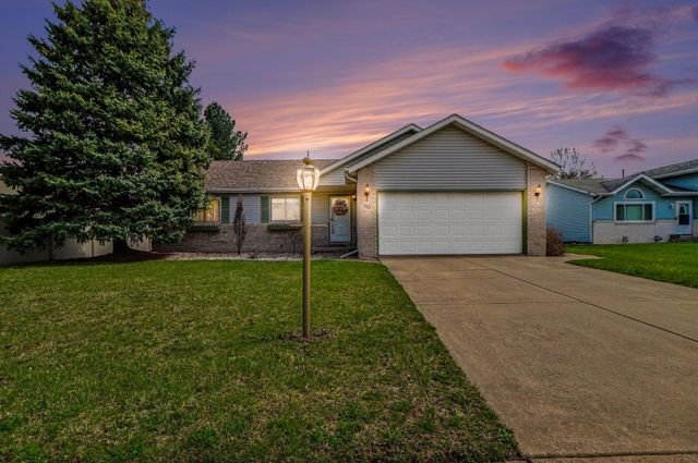 702 Admiral Drive, Chesterton, IN 46304