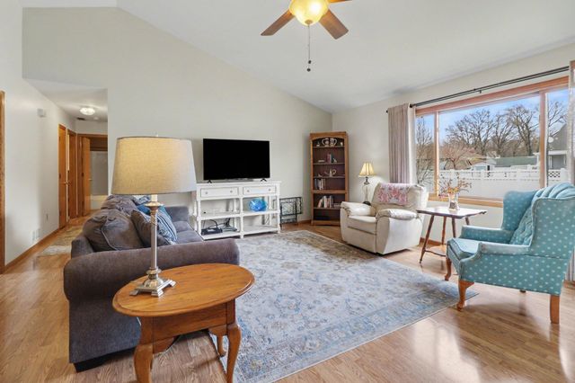 702 Admiral Drive, Chesterton, IN 46304
