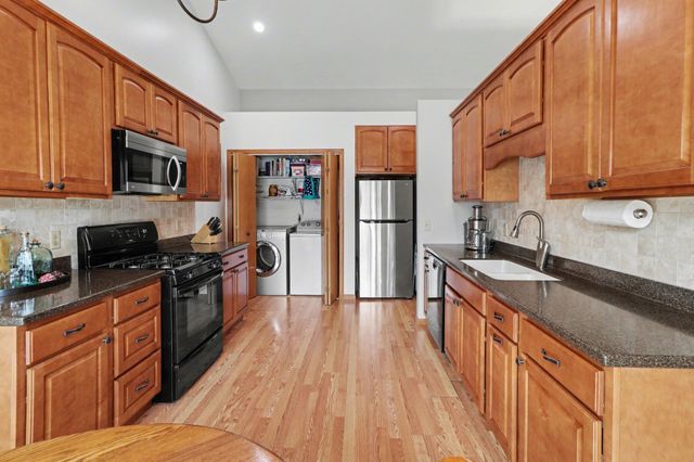 702 Admiral Drive, Chesterton, IN 46304