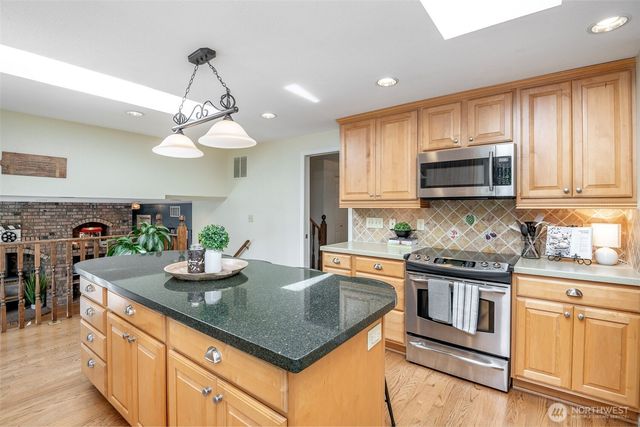 7304 135th Street Ct E, Puyallup, WA 98373