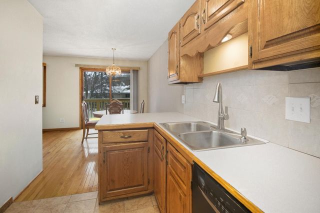 1249 Timbershore Lane 407, Eagan, MN 55123