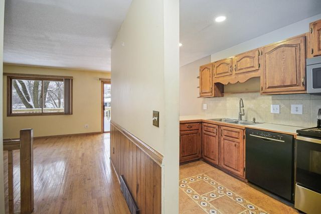 1249 Timbershore Lane 407, Eagan, MN 55123