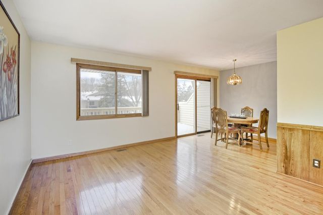 1249 Timbershore Lane 407, Eagan, MN 55123