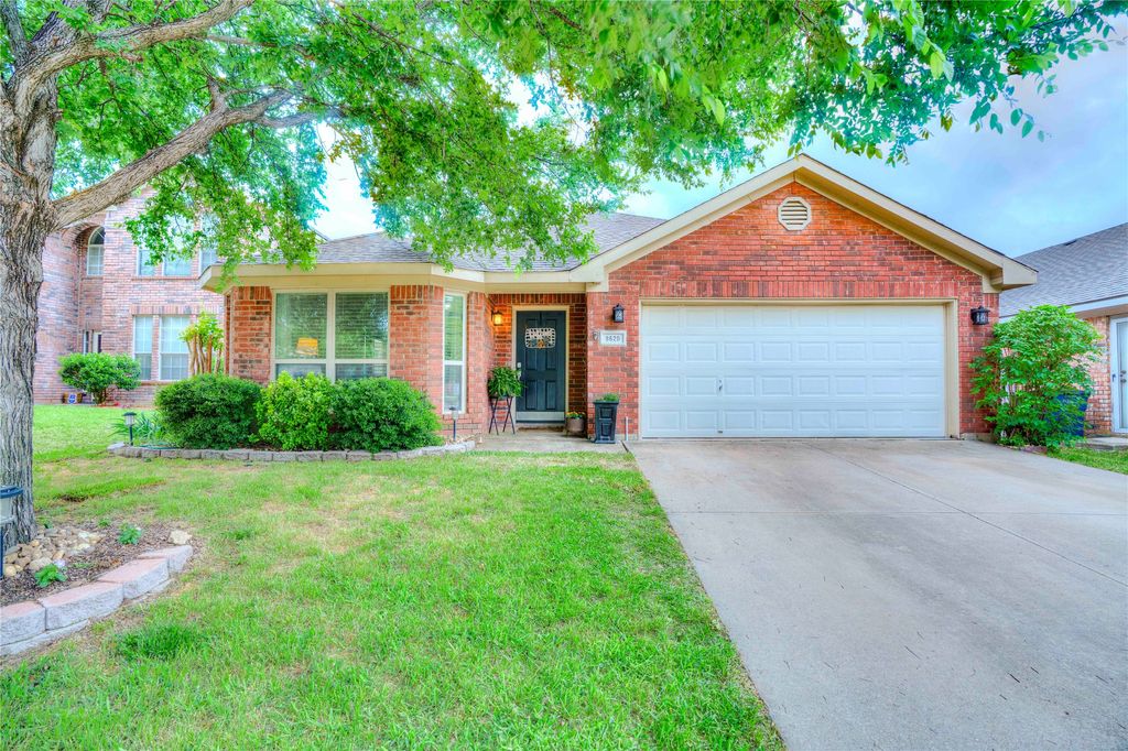 8620 Trinity Vista Trail, Fort Worth, TX 76053