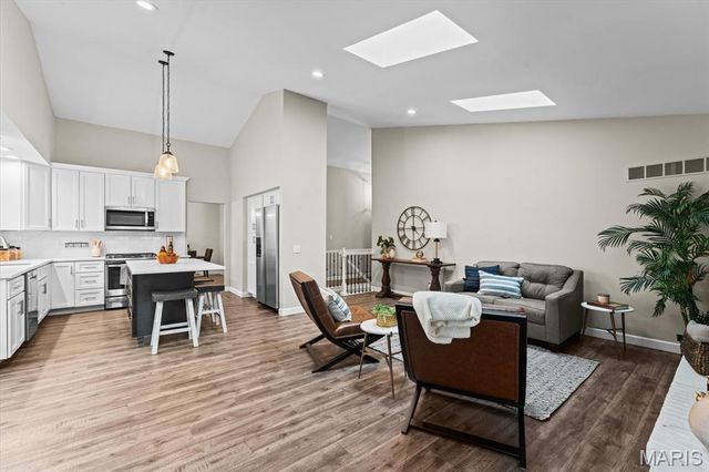 1329 Westbrooke Terrace Drive, Ballwin, MO 63021