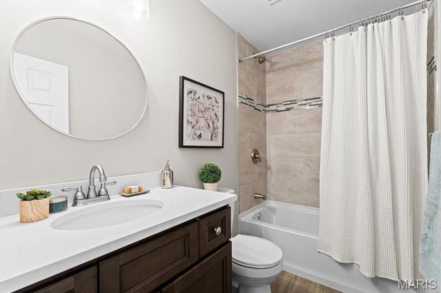 1329 Westbrooke Terrace Drive, Ballwin, MO 63021