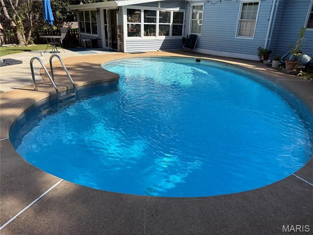 1329 Westbrooke Terrace Drive, Ballwin, MO 63021