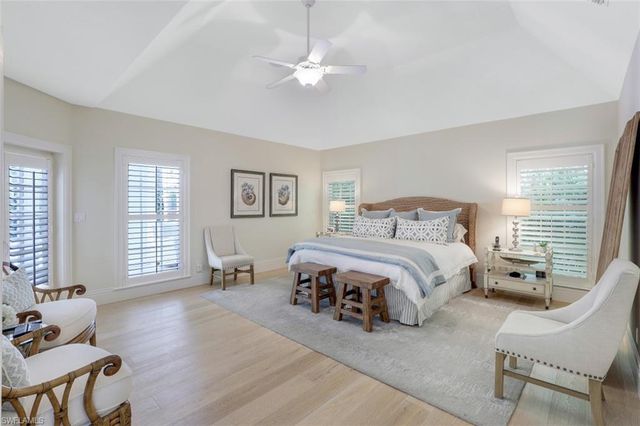 154 4th AVE N, Naples, FL 34102