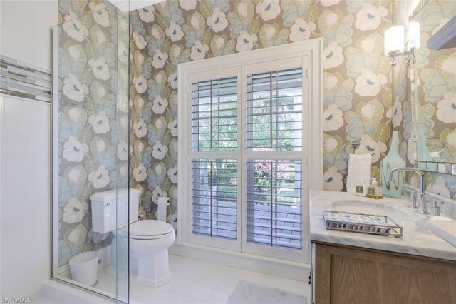 154 4th AVE N, Naples, FL 34102