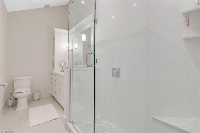 154 4th AVE N, Naples, FL 34102