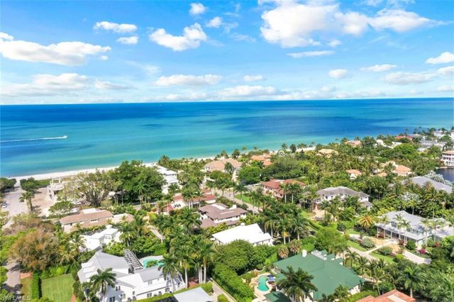 154 4th AVE N, Naples, FL 34102
