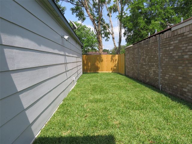 11619 Bowlan Lane, Houston, TX 77035