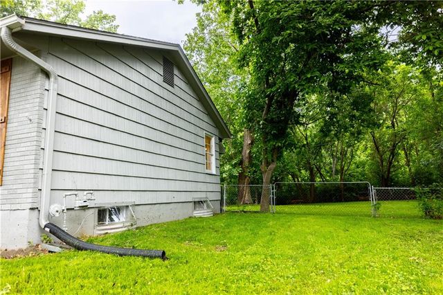 3918 S Liberty Street, Independence, MO 64055