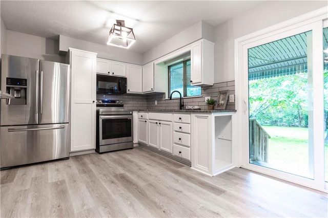 3918 S Liberty Street, Independence, MO 64055