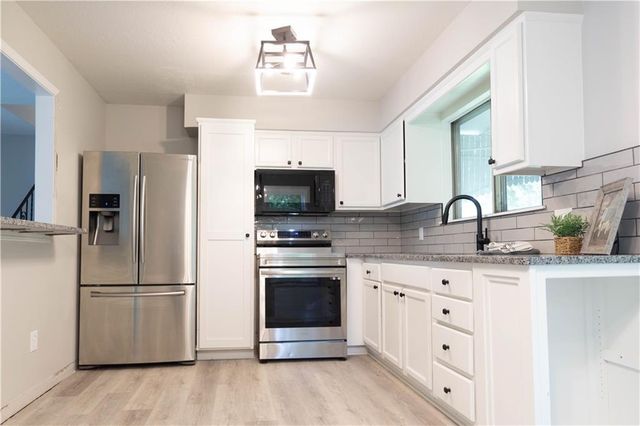 3918 S Liberty Street, Independence, MO 64055