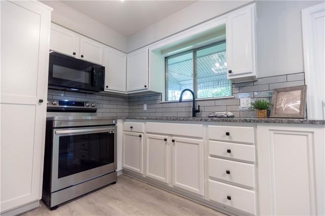 3918 S Liberty Street, Independence, MO 64055