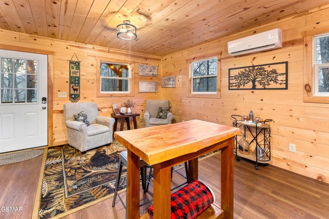 1634 S Mountain View Road, Sevierville, TN 37876