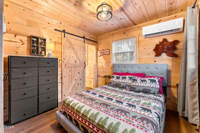 1634 S Mountain View Road, Sevierville, TN 37876