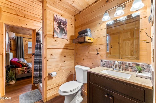 1634 S Mountain View Road, Sevierville, TN 37876