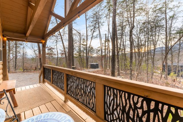 1634 S Mountain View Road, Sevierville, TN 37876