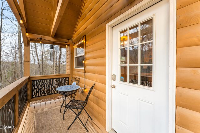 1634 S Mountain View Road, Sevierville, TN 37876