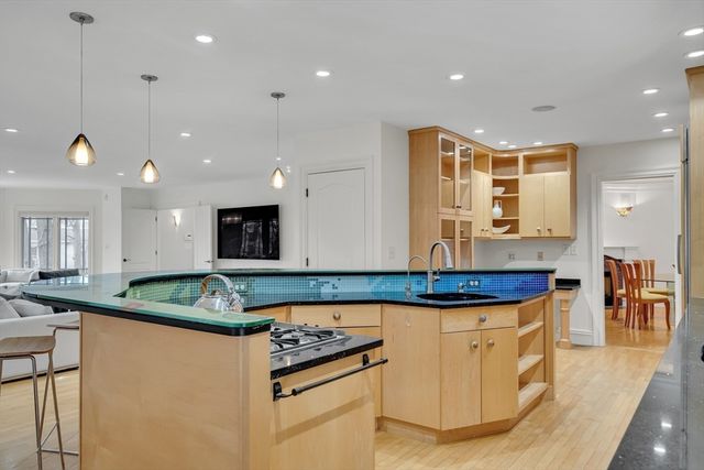 66 Mason Terrace, Brookline, MA 02446