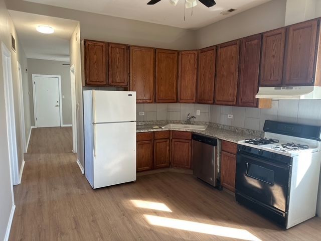 2956 N Hamlin Avenue 2R, Chicago, IL 60618