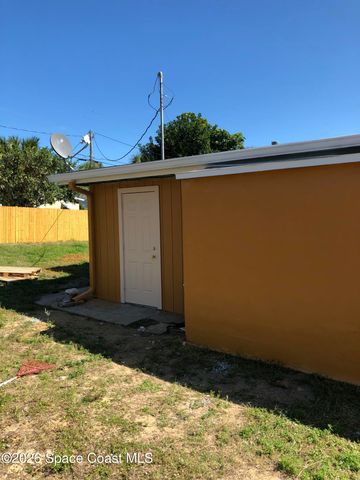 390 7th Road SW, Vero Beach, FL 32960