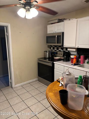 390 7th Road SW, Vero Beach, FL 32960