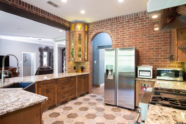 3507 Oak Knoll, Tyler, TX 75707